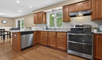 10 Mountain Rd, Brookline, NH 03033