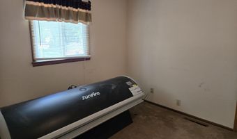 651 W Pearl St, Aurora, MO 65605