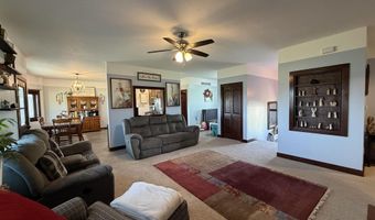1524 Beechwood Dr, Aurora, NE 68818