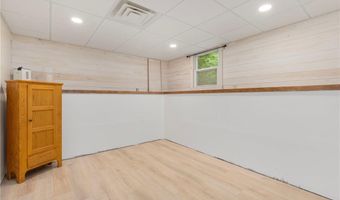 111 Bramble Bush Rd, Coventry, RI 02816