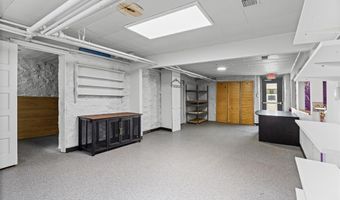 8923 Gravois Rd, Affton, MO 63123
