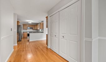 40 Nathan Hale Ct, Cheshire, CT 06410
