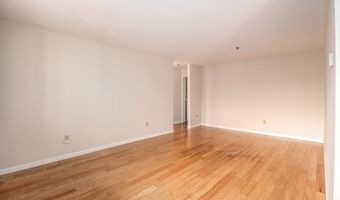 28 Rollingwood Dr 28, Brookfield, CT 06804