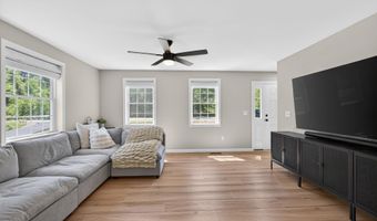 47 Chestnut Dr, Allenstown, NH 03275