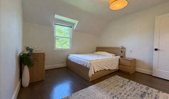 2011 N UPTON St, Arlington, VA 22207