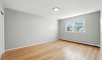 16 OAK St, Bayonne, NJ 07002