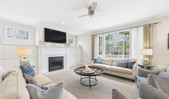 30 Taggart Ct, East Greenwich, RI 02818