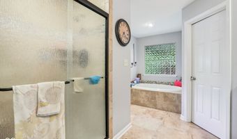 7701 Donegal Dr, Indianapolis, IN 46217