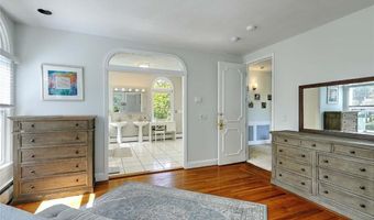 247 Oaklawn Ave, Cranston, RI 02920