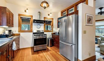 2245 Colestin Rd, Ashland, OR 97520