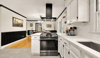 4112 DOWNING St, Annandale, VA 22003