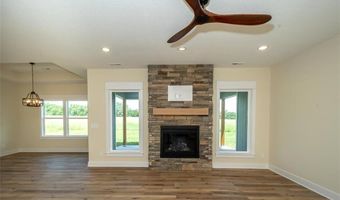 1018 Bluestem Cir, Baldwin City, KS 66006