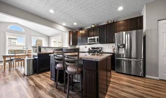 43 Burroughs Dr, Ashville, OH 43103