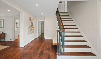 5320 ALBEMARLE St, Bethesda, MD 20816