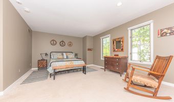 609 Ridgewood Ct, Ann Arbor, MI 48103