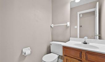190 Oakbriar Farm Dr, Ballwin, MO 63021