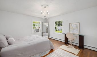 9 Foster St, Barrington, RI 02806