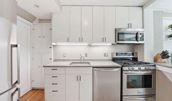 510 26TH Rd S, Arlington, VA 22202