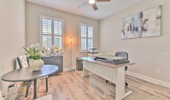 7401 PARADISO Dr, Apollo Beach, FL 33572