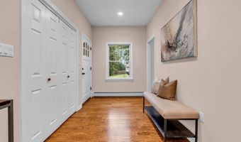 10 Greenwood Pl, Middletown, NJ 07748