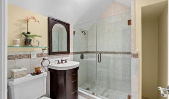 32 BENMORE Ter, Bayonne, NJ 07002