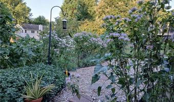 1105 Chapel St, Baldwin City, KS 66006