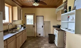 107 S Ohio Ave, Abingdon, IL 61410
