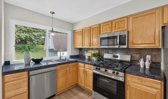 930 Bellestri Dr, Ballwin, MO 63021