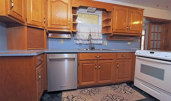 712 Duckett St, Advance, MO 63730