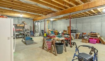 73 Pleasant View Dr, Albany, KY 42602
