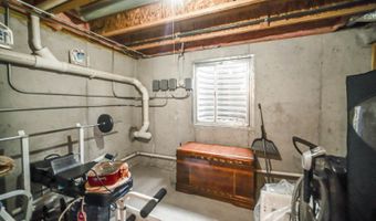 6 Yorkshire Ct, Algonquin, IL 60102