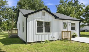 119 E Pearl St, Aurora, MO 65605