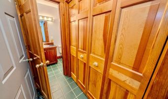 19 Glenview Ln, Belfast, ME 04915