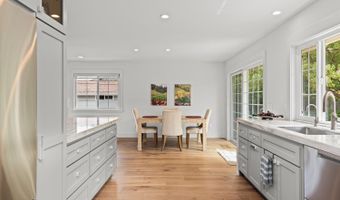 7362 Oakmont Dr, Santa Rosa, CA 95409
