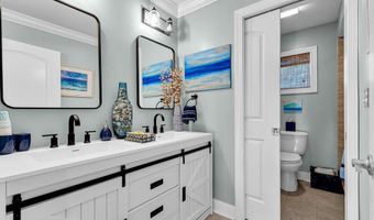 21 W Magnolia Ave, Beach Haven, NJ 08008
