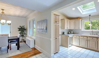 4 Harlem St, East Providence, RI 02916