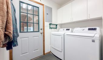 2015 THONI Rd, Addy, WA 99101