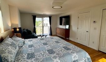 433 Wolcott Ave, Middletown, RI 02842