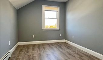 190 E Main Rd 3, Middletown, RI 02842