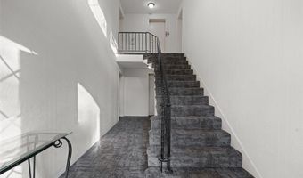 917 Claytonbrook Dr 3, Ballwin, MO 63011