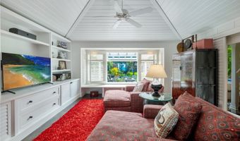 1586 Mokulua Dr, Kailua, HI 96734