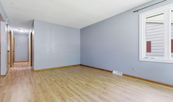 1607 S 6th St, Aberdeen, SD 57401