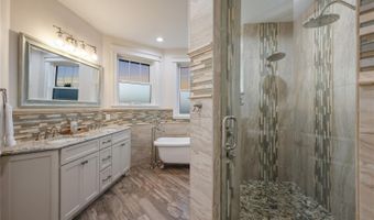 313 HAMMOCK Cir, Anna Maria, FL 34216