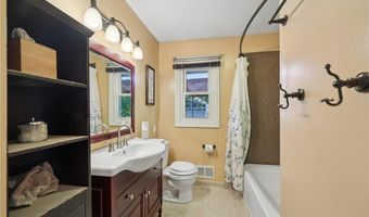 948 Norwood Ave, Anoka, MN 55303