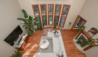 679 Deep Woods Dr, Aurora, OH 44202