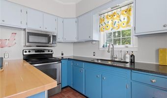 69 Roger Williams Ave, East Providence, RI 02916