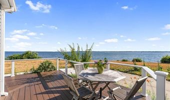 10 Blanding Ave, Barrington, RI 02806