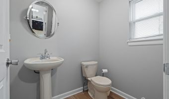 198 Arlington Ave, Aberdeen, NJ 07721