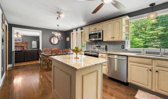 52 Thornridge Dr, Colchester, CT 06415