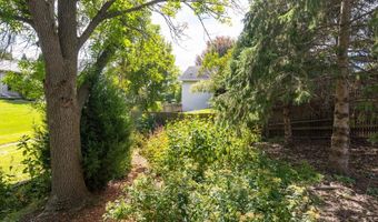 W2567 RIDGEBROOK Court, Appleton, WI 54915